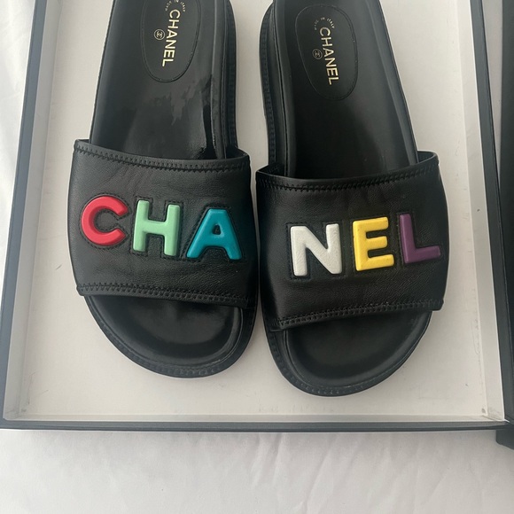 Authentic Chanel Logo Slides Size 38 Gently Used True to Size - Picture 4 of 7
